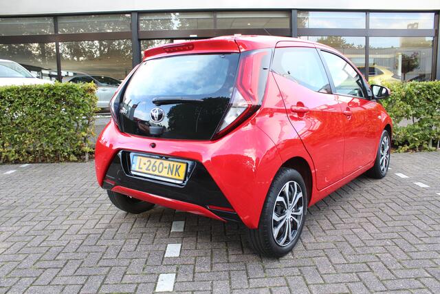 Toyota AYGO 1.0 VVT-i x-Play Automaat | Rijklaar | Apple/Android | Camera | DAB | NL-auto | Dealer onderhouden