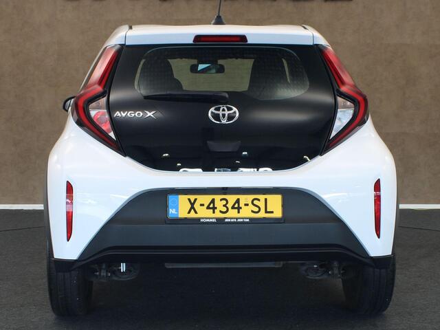 Toyota AYGO X 1.0 VVT-i MT Play - ORIGINEEL NEDERLANDSE AUTO - ACHTERUITRIJCAMERA - AIRCO - APPLE CARPLAY/ANDROID AUTO - CRUISE CONTROL ADAPTIEF - GROOTLICHT ASSISTANT - BLUETOOTH TELEFOONVOORBEREIDING - VOLLEDIG HOMMEL ONDERHOUDEN