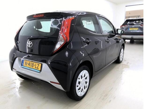 Toyota AYGO 1.0 VVT-i x-play