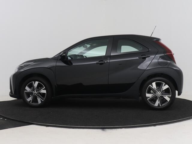 Toyota AYGO X Hybrid 115 play