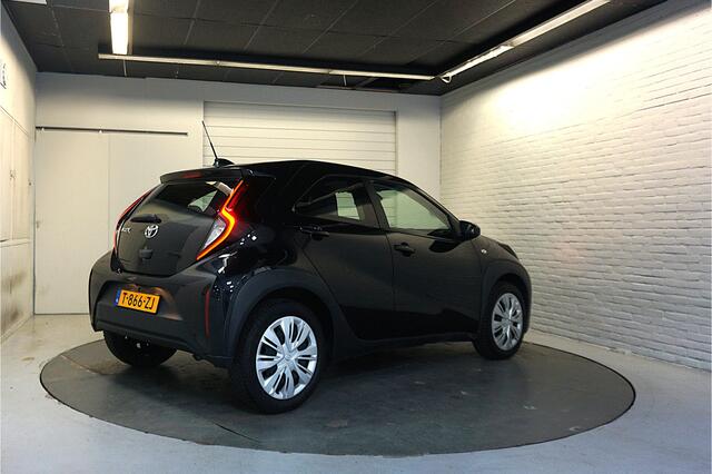 Toyota AYGO X 1.0 VVT-i MT Play Miracast Achteruitrijcamera Adaptive cruise control Lane assist Eerste eigenaar