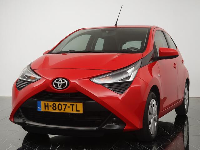 Toyota AYGO 1.0 VVT-i X-Play Automaat - Navigatie via Apple Carplay/Android Auto - Camera - 12 maanden garantie