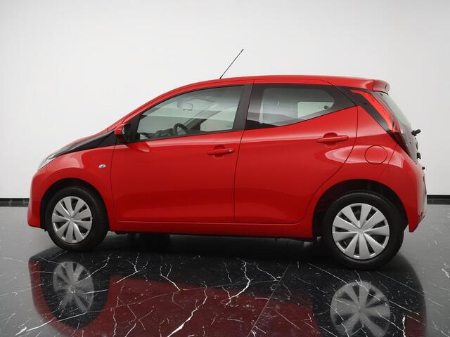 Toyota AYGO 1.0 VVT-i X-Play Automaat - Navigatie via Apple Carplay/Android Auto - Camera - 12 maanden garantie