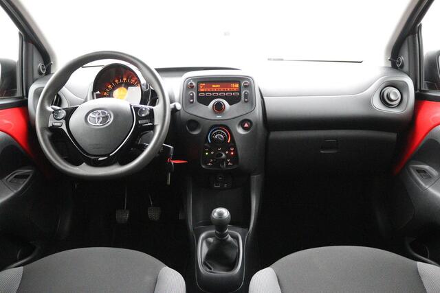 Toyota AYGO 1.0 VVT-i x-fun | Airco | Centrale vergrendeling | Electrische ramen |