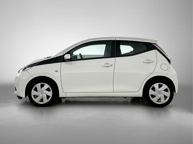 Toyota AYGO 1.0 VVT-i x-play Automaat | 1e eigenaar | Dealer onderhouden | Leseman opg 29-8