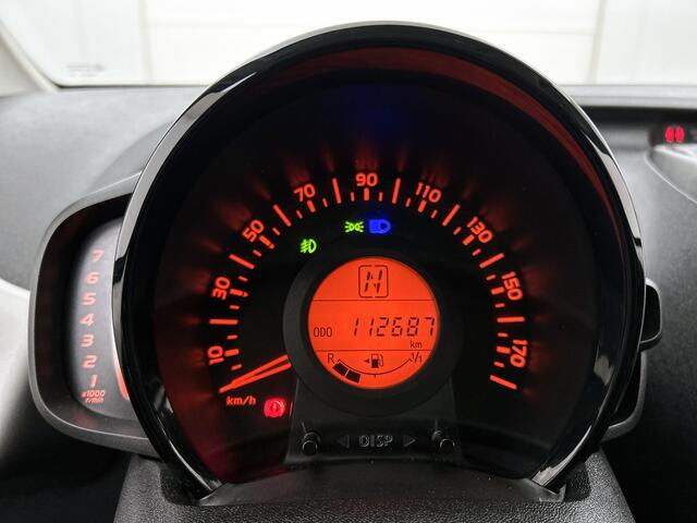 Toyota AYGO 1.0 VVT-i x-play Automaat | 1e eigenaar | Dealer onderhouden | Leseman opg 29-8