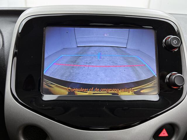 Toyota AYGO 1.0 VVT-i x-play Automaat | 1e eigenaar | Dealer onderhouden | Leseman opg 29-8