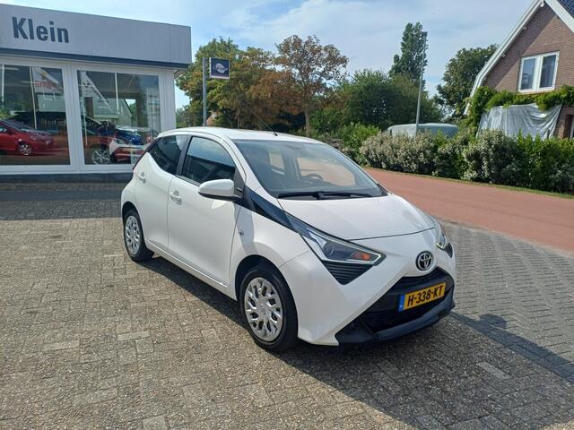 Toyota AYGO 1.0 VVT-i x-play