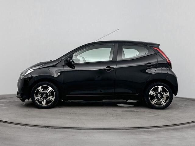 Toyota AYGO 1.0 VVT-i x-play | Apple Carplay-Android Auto | Parkeercamera | Airco |