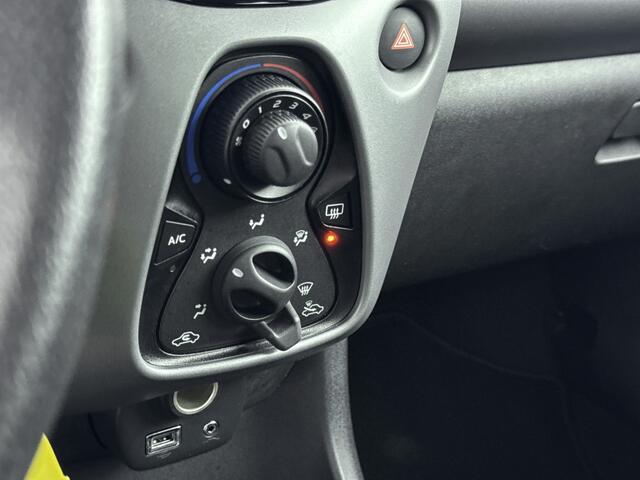 Toyota AYGO 1.0 VVT-i x-play | Apple Carplay-Android Auto | Parkeercamera | Airco |