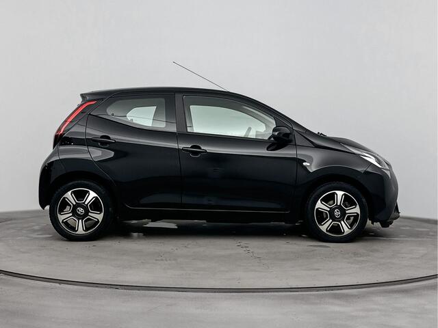 Toyota AYGO 1.0 VVT-i x-play | Apple Carplay-Android Auto | Parkeercamera | Airco |