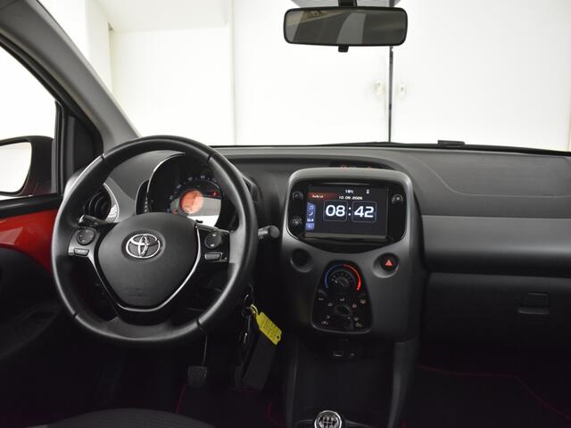 Toyota AYGO 1.0 VVT-i x-play limited | Carplay | Trekhaak | Camera