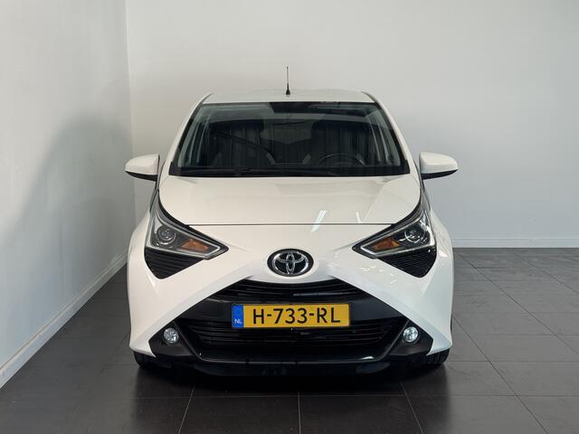 Toyota AYGO 1.0 VVT-i x-joy | LM Velgen | Apple CarPlay | Climate Control |