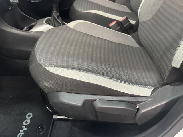 Toyota AYGO 1.0 VVT-i x-joy | LM Velgen | Apple CarPlay | Climate Control |