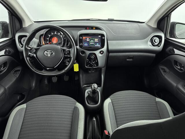 Toyota AYGO 1.0 VVT-i x-play | Parkeercamera | Apple Carplay-Android Auto | Airco | ***