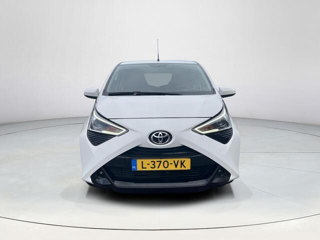 Toyota AYGO 1.0 VVT-i x-play | 5 deurs | Carplay | Navigatie | Parkeercamera | Leder stuurwiel |