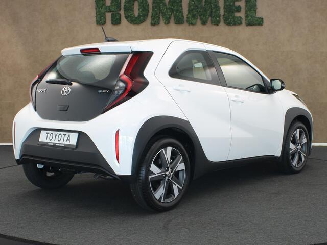 Toyota AYGO X Hybrid 115 Pulse - NIEUW MODEL - KEYLESS START - STOEL VERWARMING - DRAADLOZE TELEFOONLADER - AUTOMATISCH INKLAPBARE BUITENSPIEGELS - ADAPTIEVE CRUISE CONTROL - LICHTMETALEN VELGEN - VOORSTOELEN VERWARMD