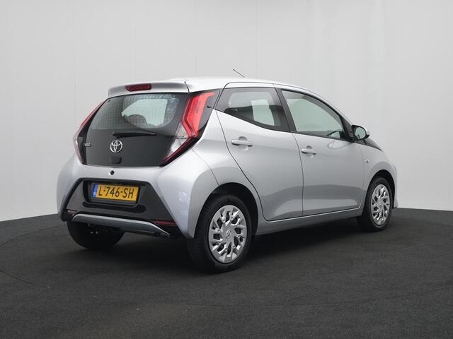 Toyota AYGO 1.0 VVT-i x-play