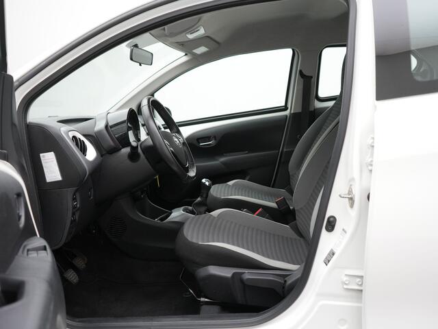 Toyota AYGO 1.0 VVT-i x-play | NL Auto | Dealer Onderhouden | Achteruitrijcamera |