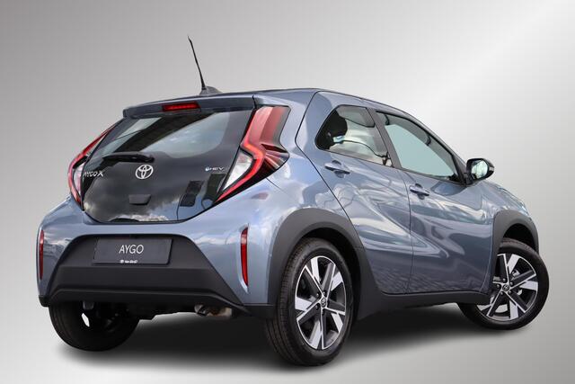Toyota AYGO X Hybrid 115 play Go Pack, LM velgen Nieuw en direct leverbaar met € 1.750,- Inruilvoordeel!