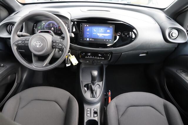 Toyota AYGO X Hybrid 115 play Go Pack, LM velgen Nieuw en direct leverbaar met € 1.750,- Inruilvoordeel!