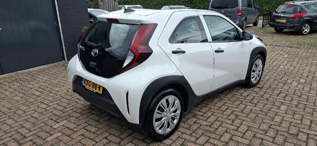 Toyota AYGO X 1.0 VVT-i MT Car-play