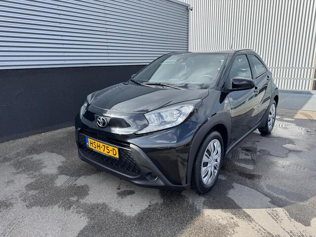 Toyota AYGO X 1.0 VVT-i MT Play Apple Carplay en/of Android auto navigatie, Achteruitrijcamera, Adaptieve cruise control, 1e eign. Nieuw geleverd, NL-auto