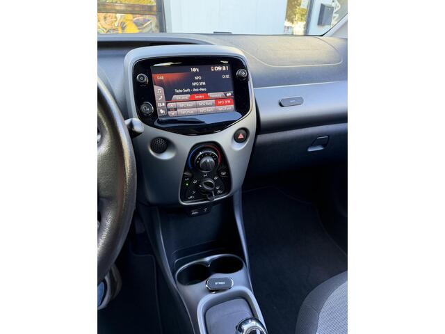 Toyota AYGO 1.0 VVT-i x-play Automaat | 59.493 KM | Camera | Airco | 5-Deurs | LM Velgen