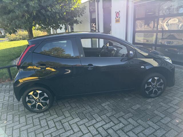 Toyota AYGO 1.0 VVT-i x-play Automaat | 59.493 KM | Camera | Airco | 5-Deurs | LM Velgen