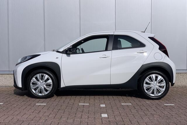 Toyota AYGO X 1.0 VVT-i MT Play / Camera / Apple Carplay & Android Auto / DAB /