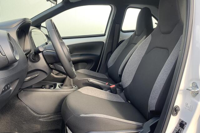 Toyota AYGO X 1.0 VVT-i MT Play / Camera / Apple Carplay & Android Auto / DAB /
