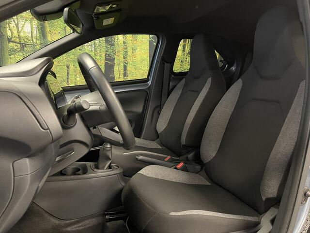 Toyota AYGO X 1.0 VVT-i MT Play | Achteruitrijcamera | Apple Carplay | Stoelverwarming | Regensensor | Airconditioning | Cruise Control Adaptief |