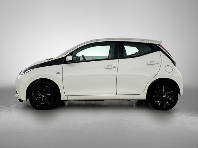 Toyota AYGO 1.0 VVT-i x-play | NL dealeronderhouden |