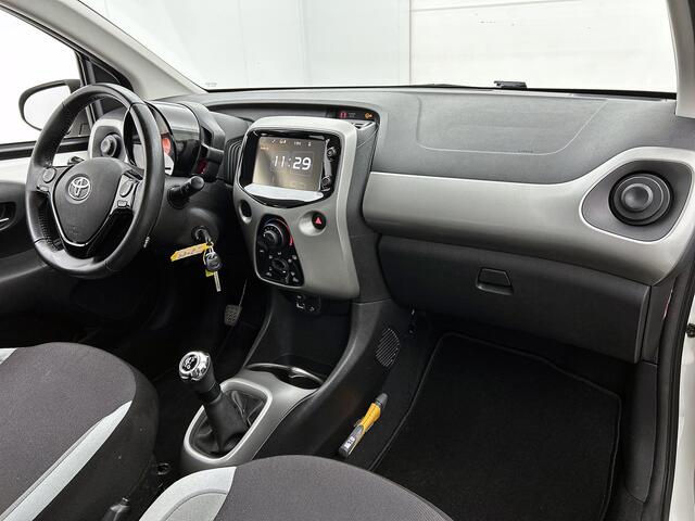 Toyota AYGO 1.0 VVT-i x-play | NL dealeronderhouden |