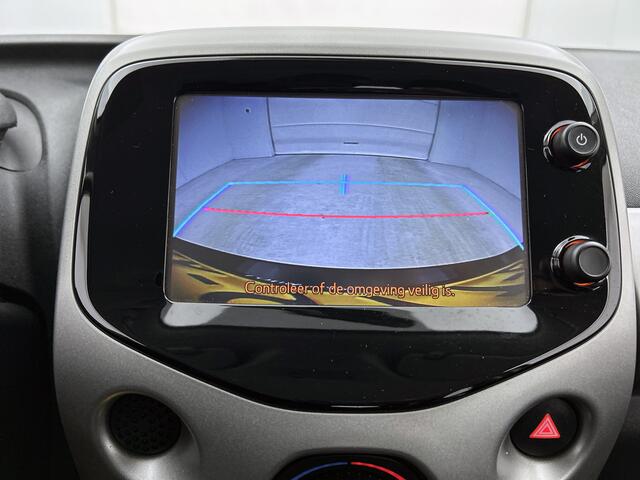 Toyota AYGO 1.0 VVT-i x-play | NL dealeronderhouden |