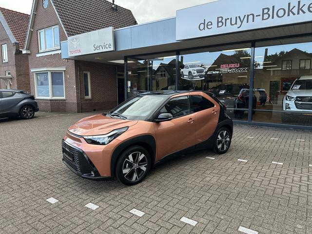 Toyota AYGO X Hybrid 115 pulse stoelverwarming / keyless start / parkeersensoren voor + achter / Navigatie / Apple Carplay / Android Auto / parkeercamera / 10 jaar Toyota garantie / rijklaarprijs incl. Toyota Pechhulppas