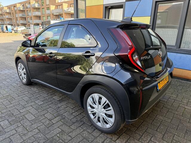 Toyota AYGO X 1.0 VVT-i MT Play