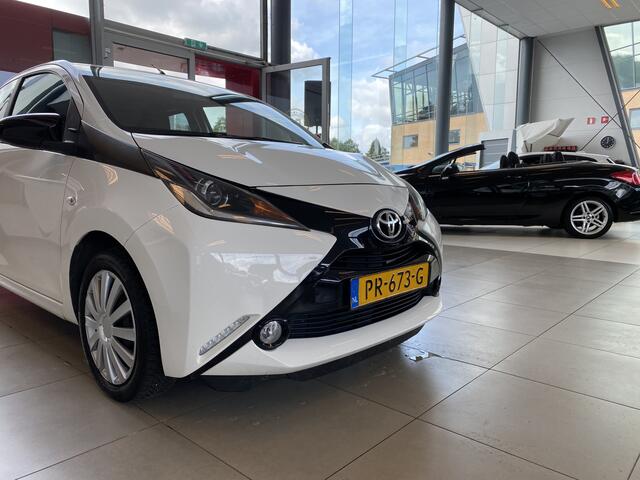 Toyota AYGO 1.0 VVT-i x-play,Navigatie,Apple Carplay Andriod/Auto,Airco,Achteruitrijcamera,Bluetooth,Snelheidsbegrenzer,Elektrischpakket,Ipod Usb Aansluiting