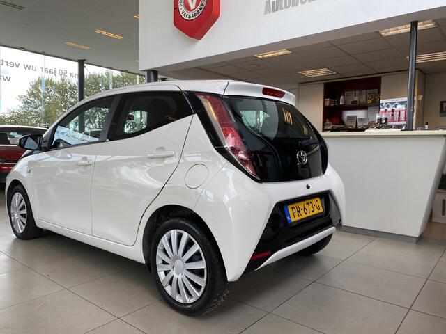 Toyota AYGO 1.0 VVT-i x-play,Navigatie,Apple Carplay Andriod/Auto,Airco,Achteruitrijcamera,Bluetooth,Snelheidsbegrenzer,Elektrischpakket,Ipod Usb Aansluiting