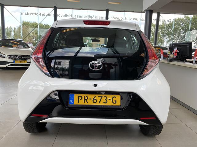 Toyota AYGO 1.0 VVT-i x-play,Navigatie,Apple Carplay Andriod/Auto,Airco,Achteruitrijcamera,Bluetooth,Snelheidsbegrenzer,Elektrischpakket,Ipod Usb Aansluiting
