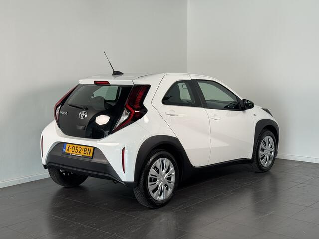 Toyota AYGO X 1.0 VVT-i MT Play | All Seasons | CarPlay | Achteruitrijcamera |