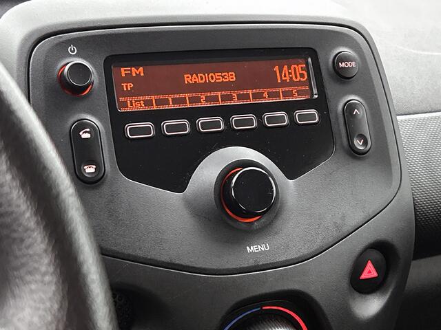 Toyota AYGO 1.0 VVT-i x-fun | BTW voertuig | Dealer onderhouden | Airco | Bluetooth | Elektrische Ramen voor |
