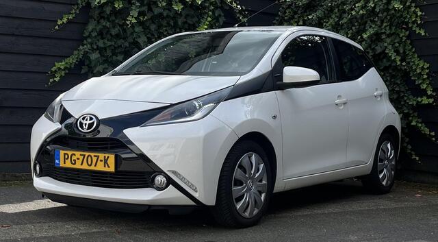 Toyota AYGO 1.0 VVT-i x-play 2017 AIRCO/PARKEERCAMERA/5-DEURS