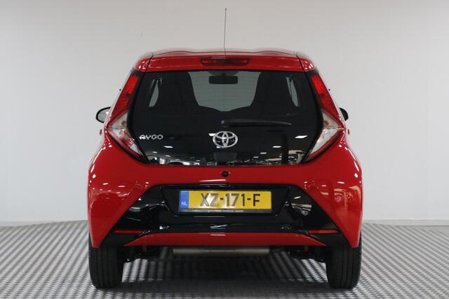 Toyota AYGO 1.0 VVT-i x-play Airco | Cruise | Carplay | Camera | Bluetooth.