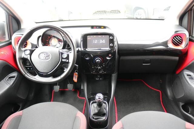 Toyota AYGO 1.0 VVT-i x-cite Navigatie, Bi-Tone lak,