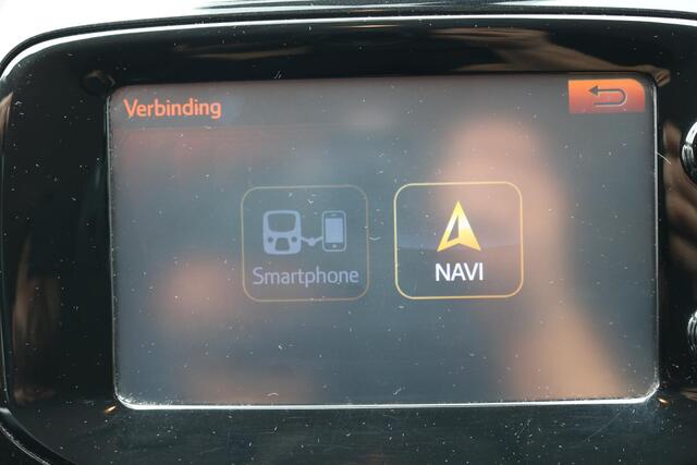 Toyota AYGO 1.0 VVT-i x-cite Navigatie, Bi-Tone lak,