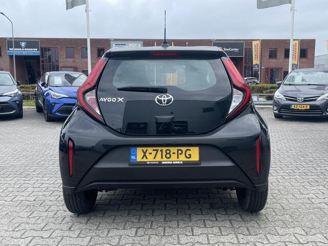 Toyota AYGO X 1.0 VVT-i MT Play