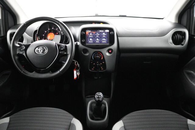 Toyota AYGO 1.0 VVT-i x-play limited | Apple Carplay/Android Auto | Fietsdrager beugel |