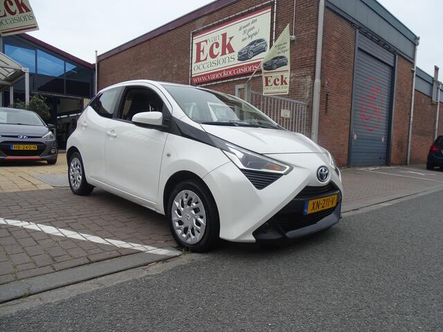 Toyota AYGO 1.0 VVT-i x-play