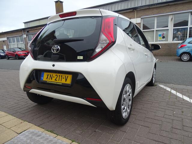 Toyota AYGO 1.0 VVT-i x-play